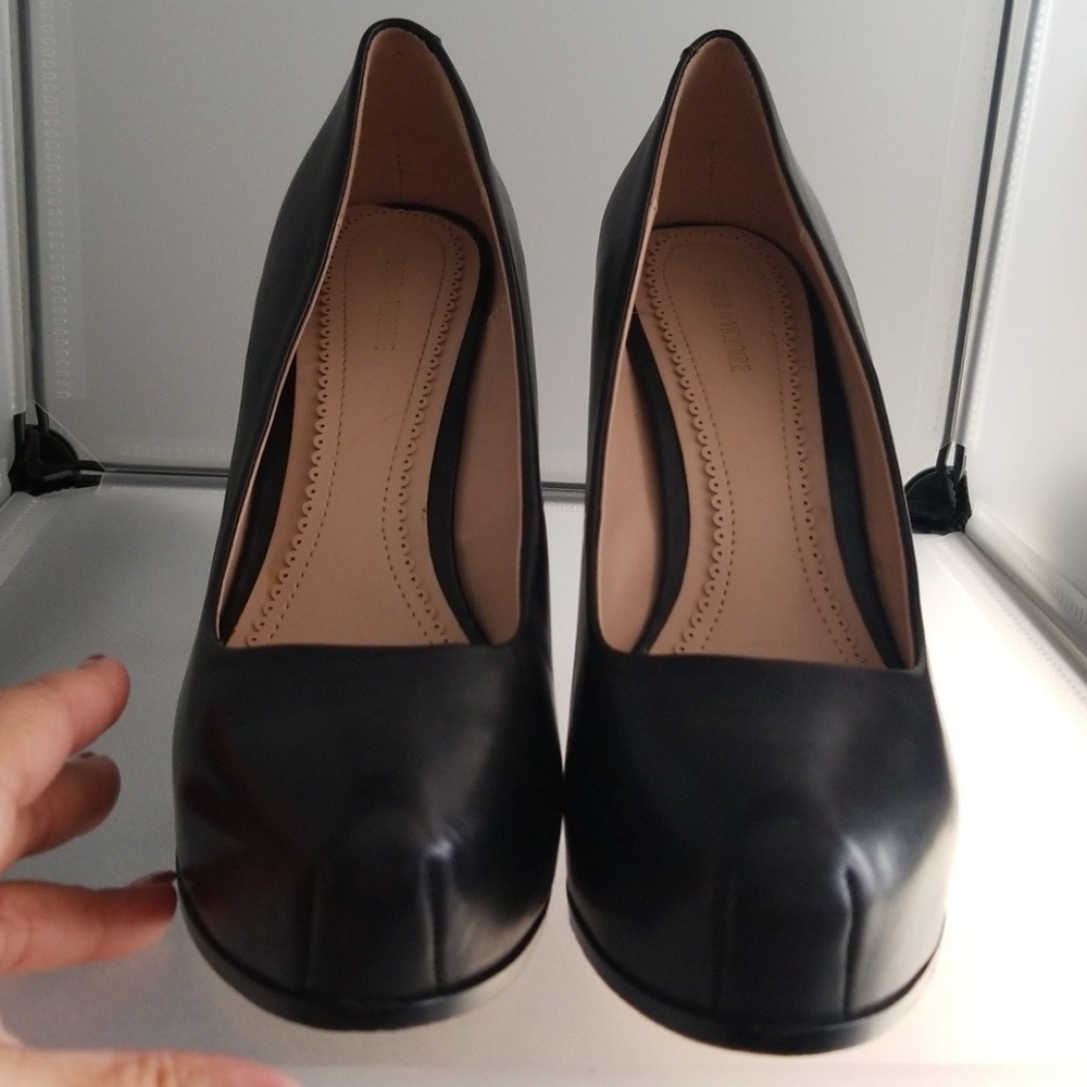 Pour La Victoire Platform Heels Size 9.5
